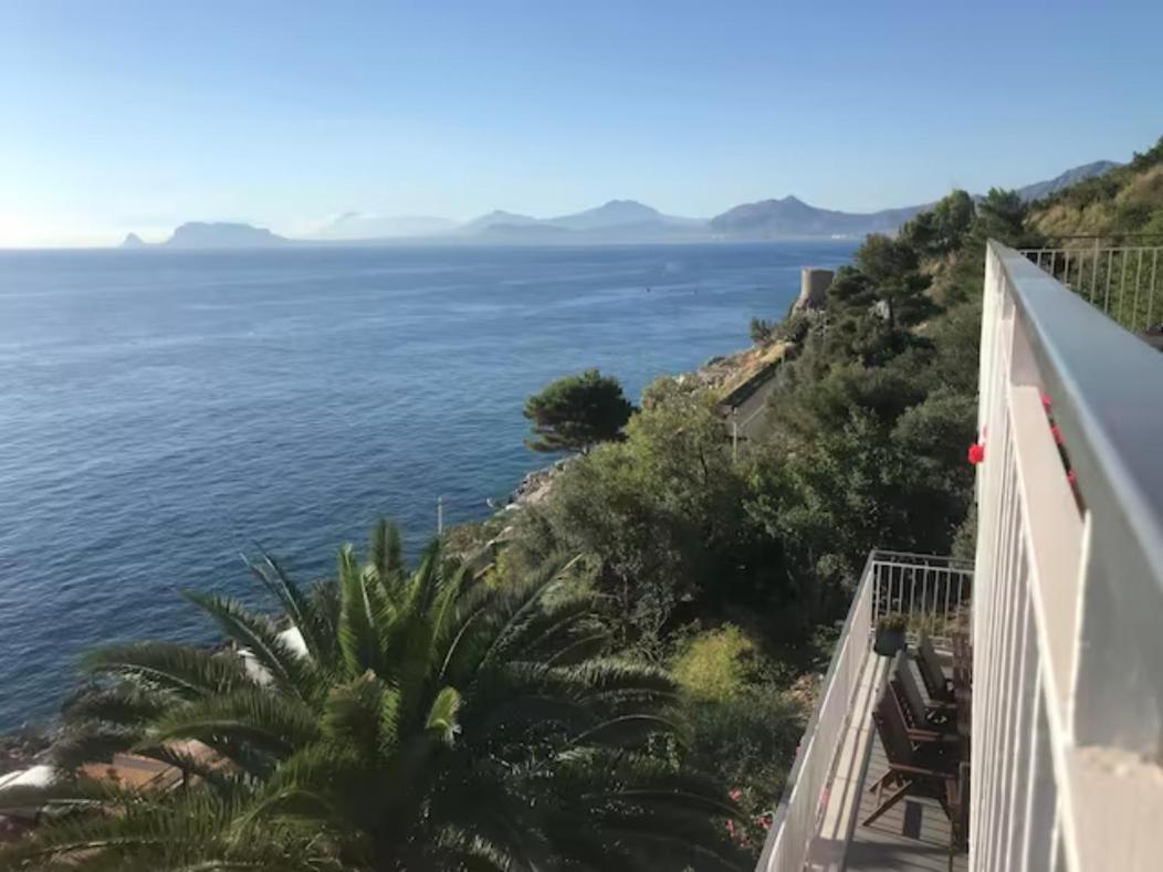 Appartamento In Villa Con Accesso Al Mare, Vista Mozzafiato Palermo Eksteriør bilde